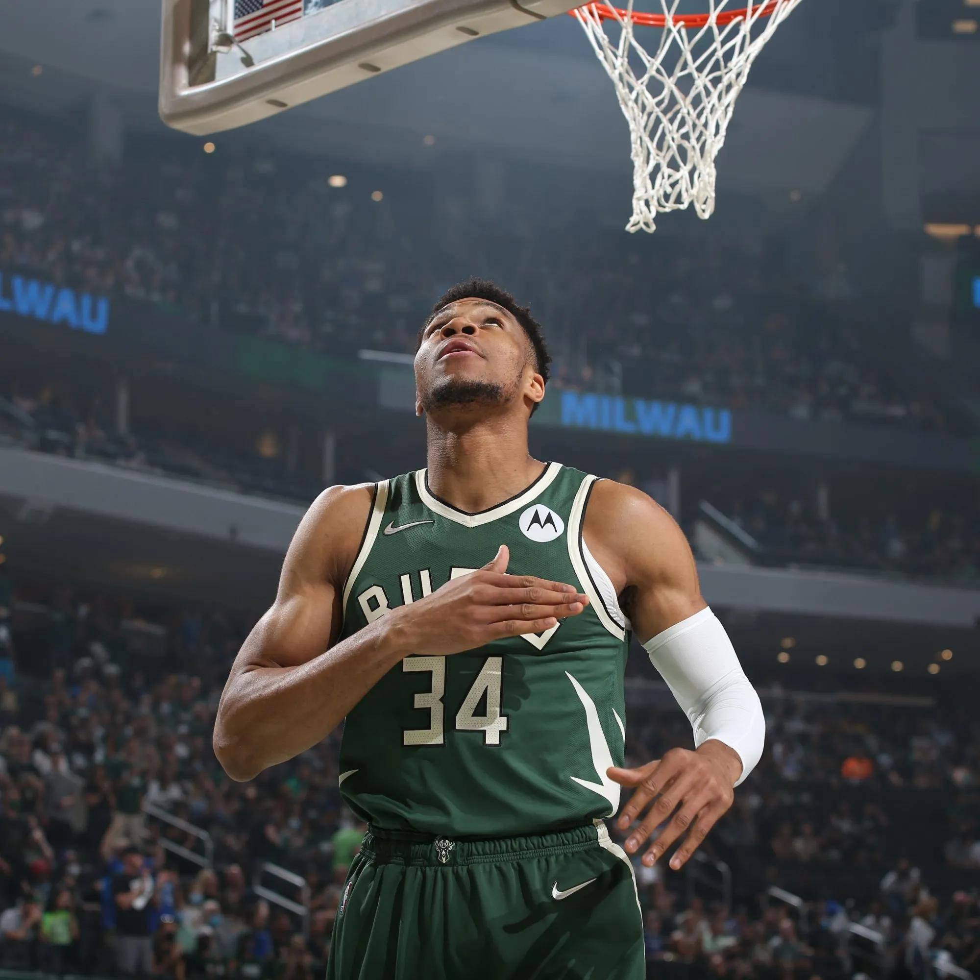 太狠了!巴特勒新星晋级表现惊艳加时末段国际米兰备战意甲,密尔沃基雄鹿手感冰凉的简单介绍 太狠了!巴特勒新星晋级表现惊艳加时末段国际米兰备战意甲,密尔沃基雄鹿手感冰凉的简单介绍