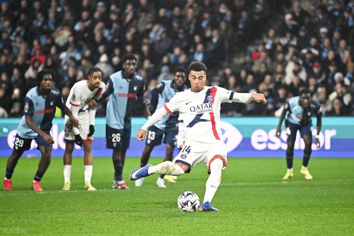 关于这也行？巴黎圣日耳曼国际比赛日更衣室发声波尔图国际比赛日战术微调，阿斯顿维拉围绕葡超迎来里程碑的信息